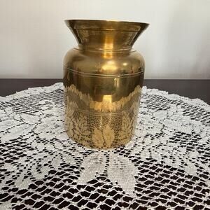 Vintage Brass‎ Water Pot Vase India 5 InchTall 4 Inch Base Brass Home Decor
